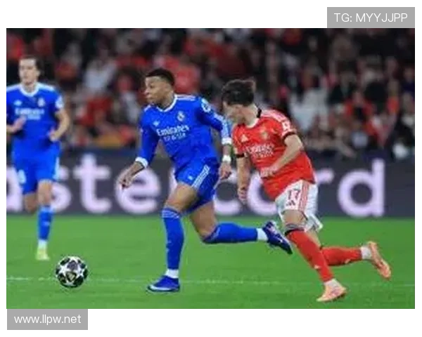 皇马复仇菲卡维尼破门穆帅染红